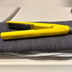 Hair straightener travel size